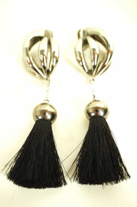 TOGA PULLA （トーガプルラ） HORSE HAIR フリンジ イヤリング レディース アクセサリー