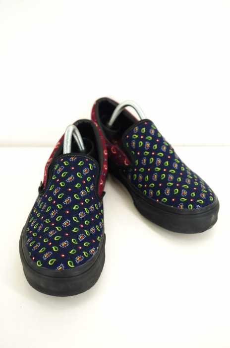 VANS×SLY (バンズ×スライ) ペイズリー柄スリッポン メンズ シューズ