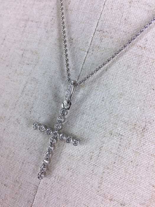 SWAROVSKI （スワロフスキー） クロスペンダント ネックレス レディース アクセサリー