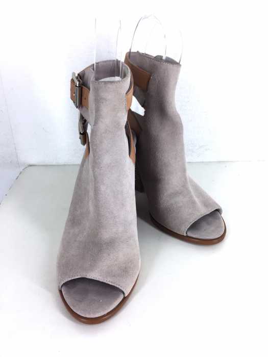 VINCE CAMUTO（） ベルト付きスエードサンダル レディース シューズ
