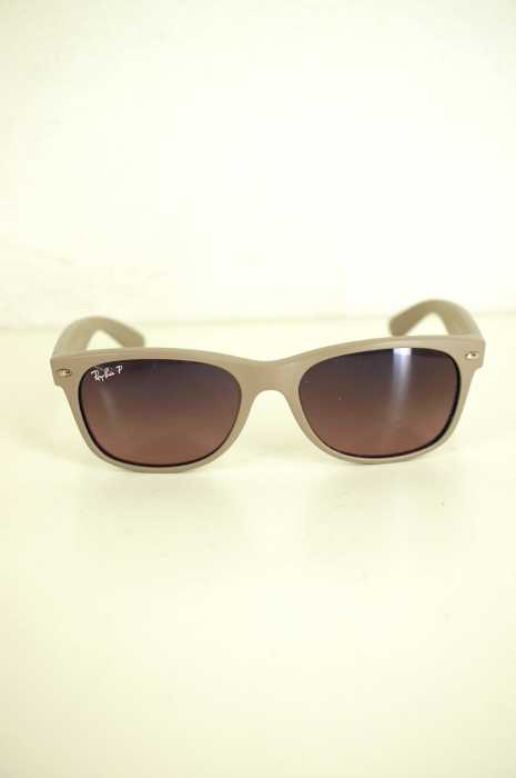 Ray-Ban （レイバン） RB2132　ニューウェイファーラー　偏光レンズ　ポラライズドレンズ メンズ ファッション雑貨
