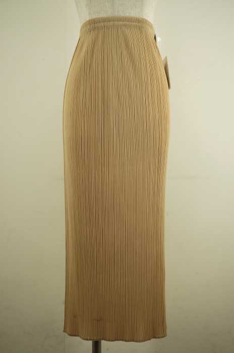 PLEATS PLEASE ISSEY MIYAKE （プリーツプリーズイッセイミヤケ） プリーツロングスカート レディース トップス