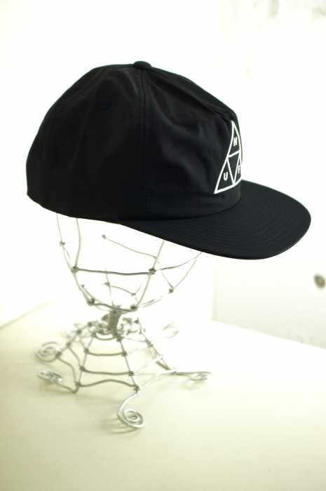 HUF (ハフ) TRIPLE TRIANGLE SNAPBACK メンズ 帽子