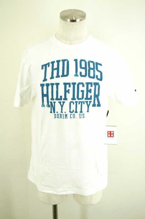 TOMMY HILFIGER (トミーヒルフィガー) 袖刺繍入りプリントTシャツ メンズ トップス
