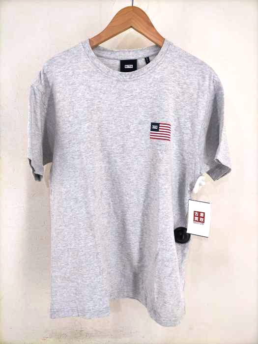 KITH（キス） 胸ロゴプリント クルーネックTシャツ メンズ トップス