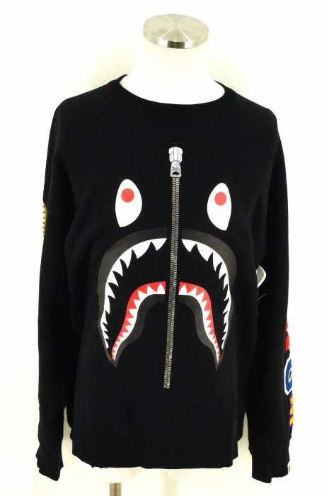 A BATHING APE (アベイシングエイプ) WGMワッペン付き シャークプリント プルオーバー メンズ トップス