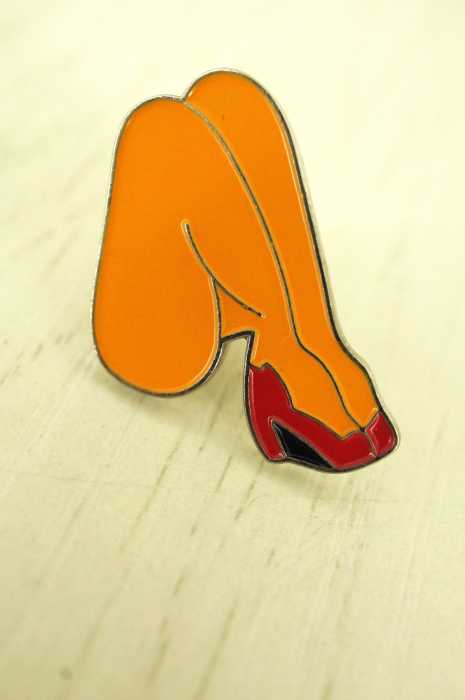 Supreme (シュプリーム) 15ss Legs Pin ピンバッジ メンズ アクセサリー