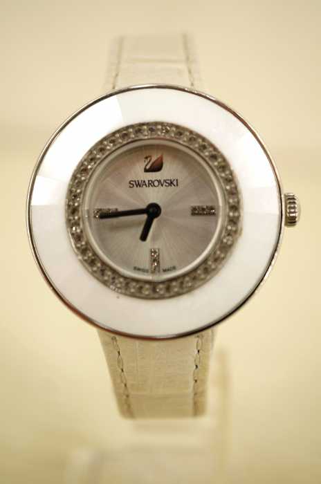 SWAROVSKI（スワロフスキ） Octea Dress White スワロフスキ装飾クォーツ腕時計 レディース 腕時計