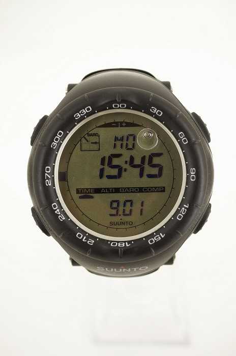 SUUNTO （スント） VECTOR REGULAR BLACK 腕時計 メンズ ファッション雑貨