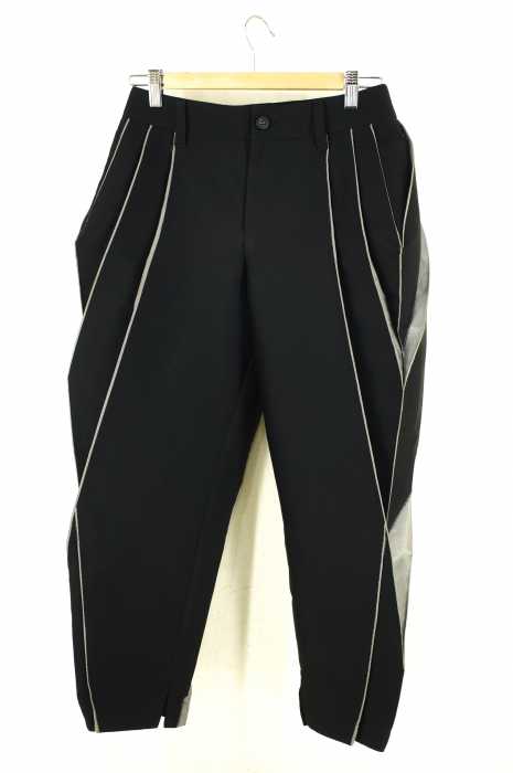 ISSEY MIYAKE (イッセイミヤケ) タックデザインテーパード レディース パンツ