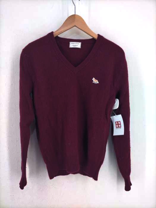 maison kitsune（メゾンキツネ） キツネ刺繍Vネックニット メンズ トップス