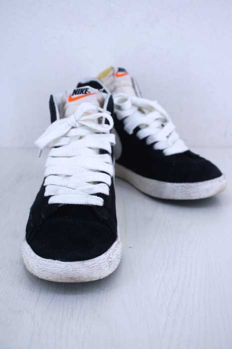 NIKE （ナイキ） BLAZER MID SUEDE VNTG レディース シューズ
