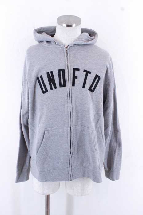UNDEFEATED (アンディフィーテッド) ロゴスウェットパーカー メンズ トップス