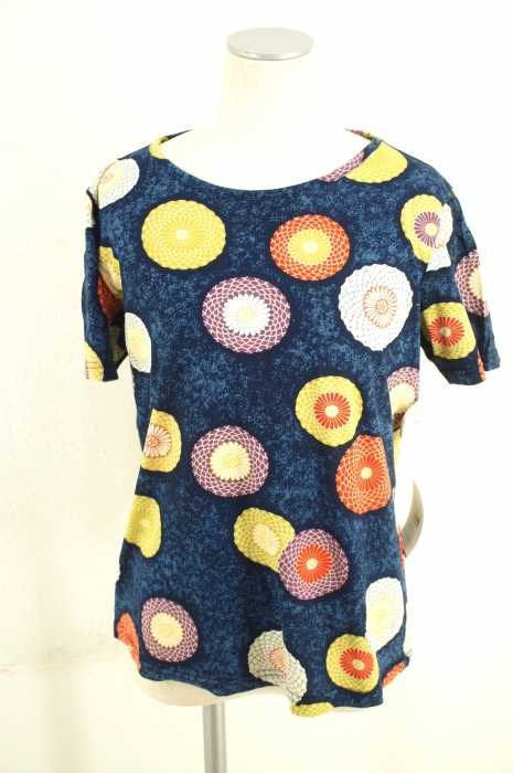 Pagon() 菊デザインTシャツ レディース トップス