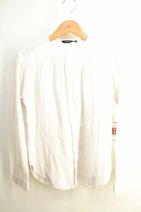 pas de calais（パドカレ） ノーカラープリーツブラウス レディース トップス