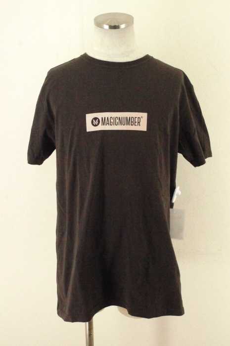 MAGIC NUMBER (マジックナンバー) ボックスロゴTシャツ メンズ トップス