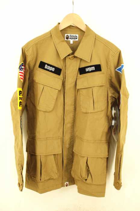 A BATHING APE (アベイシングエイプ) APES TOGETHER STRONG ワッペンミリタリージャケット メンズ アウター