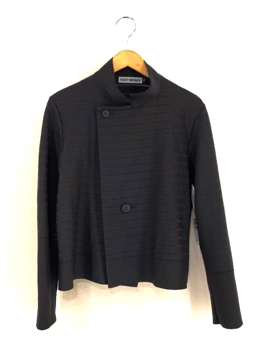 ISSEY MIYAKE（イッセイミヤケ） Ripple Jacket レディース アウター