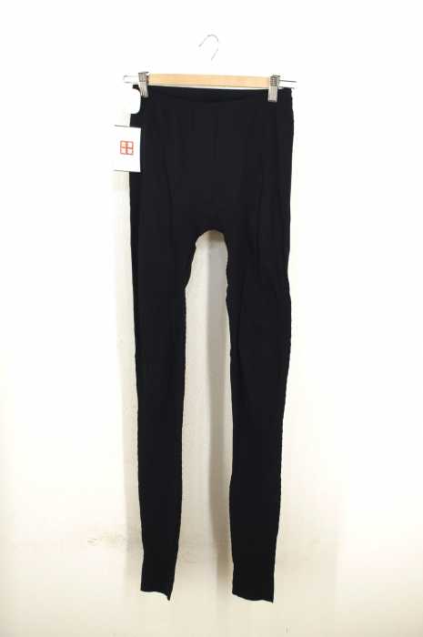 ISSEY MIYAKE(イッセイミヤケ) 132.5 collection 螺旋切替 シワ加工レギンス レディース パンツ