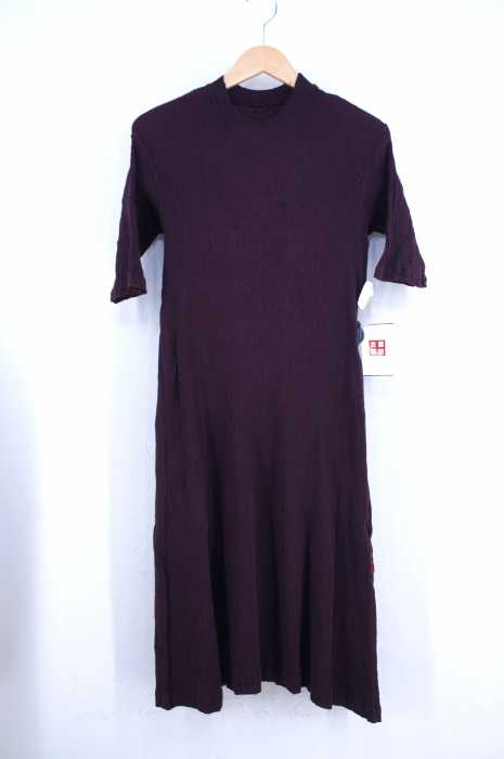 Haat ISSEY MIYAKE（ ハート イッセイミヤケ） 19AW KYO CHIJIMI シワ加工モックネックロングワンピース レディース ワンピース