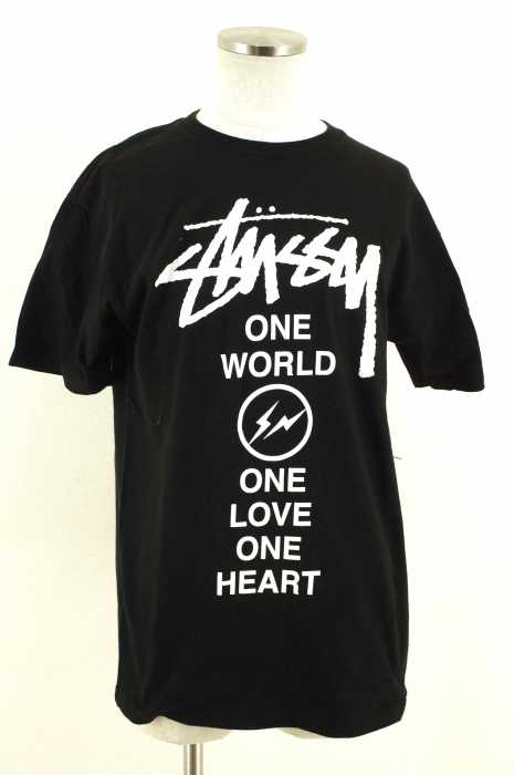STUSSY×fragment(ステュ―シー×フラグメント) コットンコラボ半袖Tシャツ」 メンズ トップス