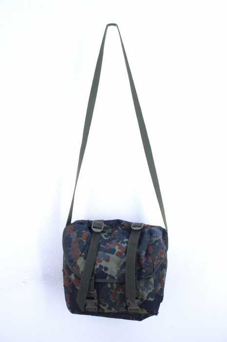 USED古着  （ユーズドフルギ） ドイツ軍 カモ柄ショルダーバッグ メンズ バッグ