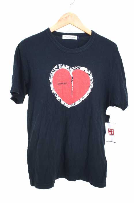 UNDERCOVERISM （アンダーカバーイズム） betrayal ハートプリントクルーネックTee メンズ トップス