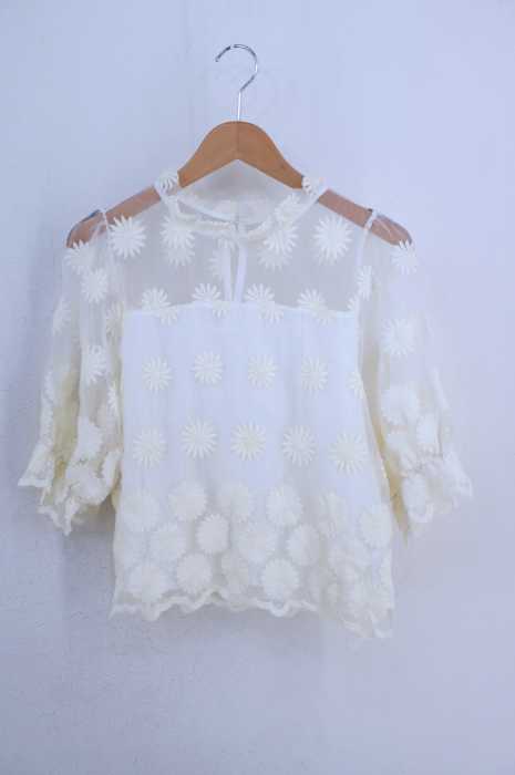 merlot plus（メルロー プリュス） レース花柄刺繍ブラウス レディース トップス