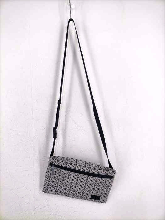 BAO BAO ISSEY MIYAKE(バオバオイッセイミヤケ) SASH プリズムショルダーバッグ メンズ バッグ