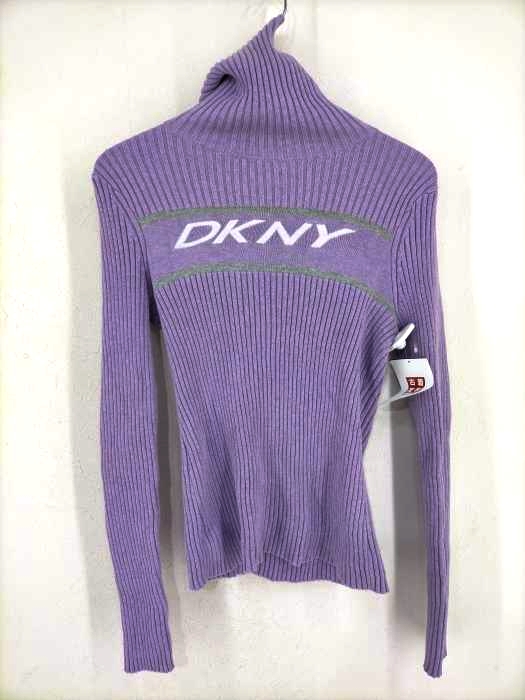 DKNY ACTIVE（ダナキャランアクティブ） フロントロゴ刺繍タートルネックリブニット レディース トップス