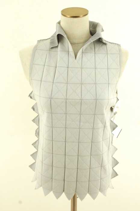 PLEATS PLEASE ISSEY MIYAKE （プリーツプリーズイッセイミヤケ） アームウォーマー付きノースリーブカットソー レディース トップス