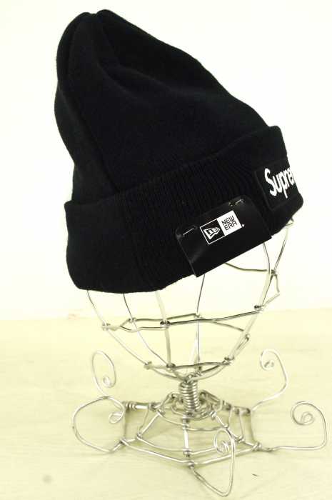 SUPREME × NEWERA (シュプリーム × ニューエラ) ロゴ　ニットキャップ メンズ 帽子