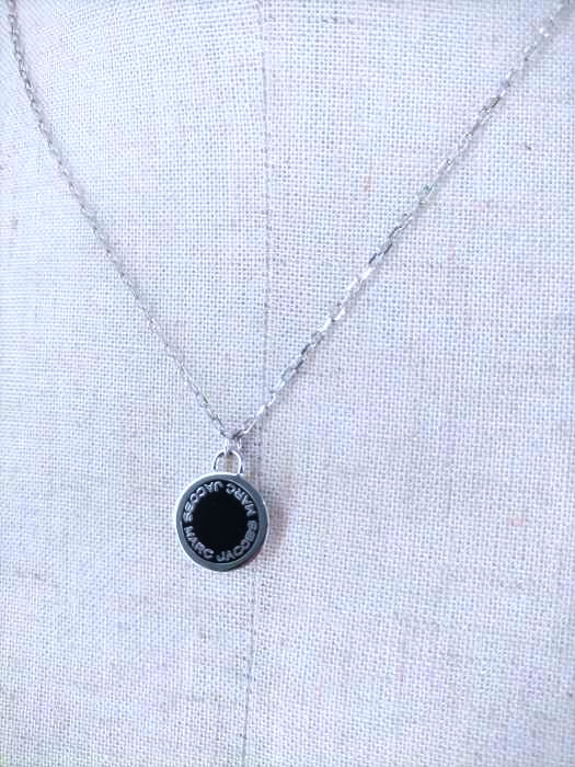 MARC JACOBS(マークジェイコブス) LOGO DISC ENAMEL ネックレス メンズ アクセサリー