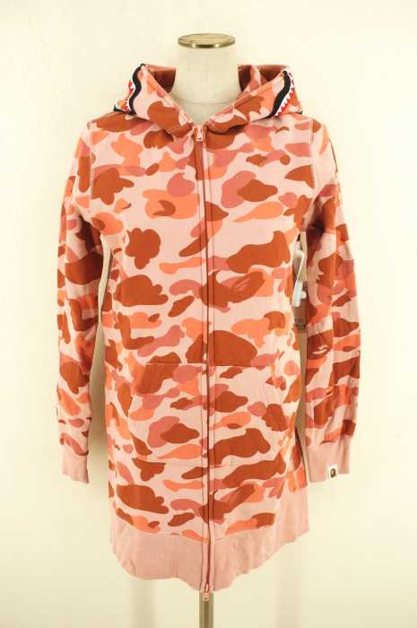 A BATHING APE （アベイシングエイプ） 1st CAMO SHARK ファーストカモシャークプリントパーカー レディース トップス
