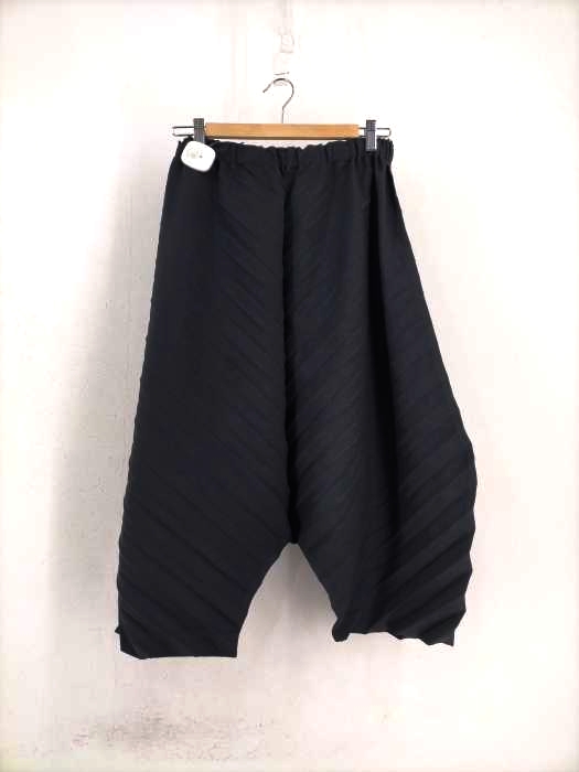 ISSEY MIYAKE me（イッセイミヤケミー） アングルプリーツパンツ レディース パンツ
