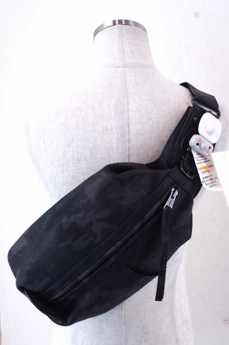 AKM（エーケイエム） カモフラージュ柄ショルダーバッグ メンズ バッグ