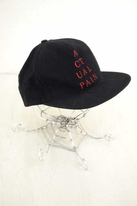 ACTUAL PAIN(アクチュアルペイン) PYRAMID LOGO CAP メンズ 帽子