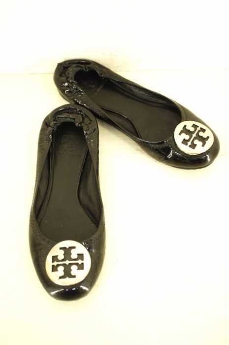 TORY BURCH (トリーバーチ) エナメルメタルプレートパンプス レディース シューズ