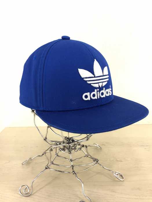 adidas（アディダス） Flat Snapback ロゴ刺繍　6パネルキャップ メンズ 帽子