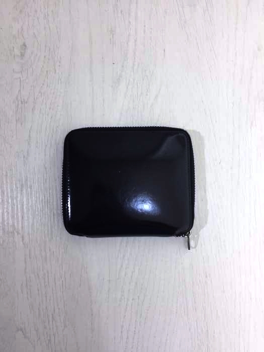 COMME des GARCONS（コムデギャルソン） エナメル　ラウンドジップウォレット メンズ 財布・ケース
