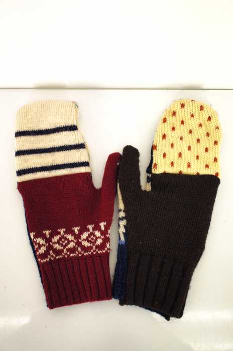 COMME des GARCONS （コムデギャルソン） 総柄手袋ニットグローブ レディース ファッション雑貨