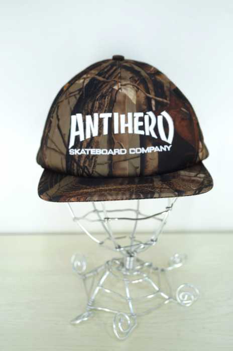 ANTI HERO （アンタイヒーロー） ツリーカモ ロゴ刺繍 スナップバック メンズ 帽子