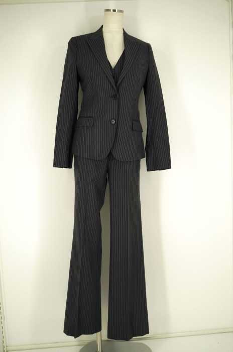 BURBERRY BLACK LABEL （バーバリーブラックレーベル） ピンストライプ柄セットアップ（2Bジャケット＆べスト＆スラックスパンツ） レディース アウター