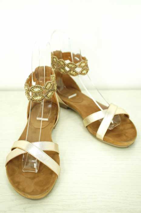 kiwi（キィウイ） ビーズ装飾付きアンクルストラップサンダル レディース シューズ