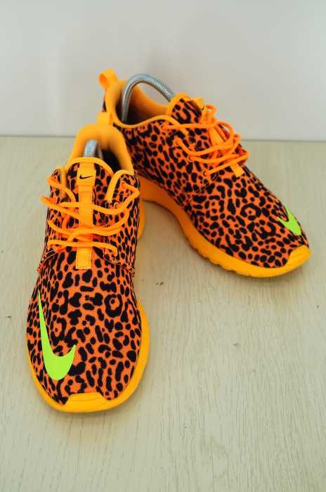 NIKE （ナイキ） ROSHERUN FB ローシラン　スニーカー メンズ シューズ