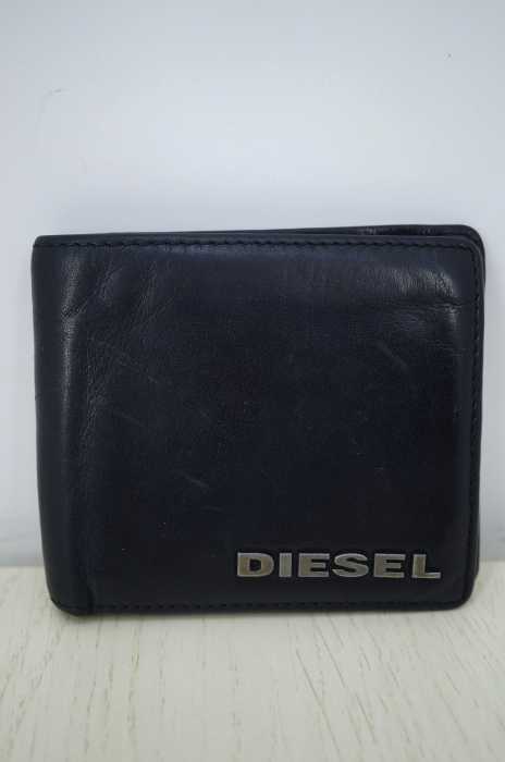 DIESEL （ディーゼル） ロゴ入りレザー二つ折り財布 メンズ ファッション雑貨