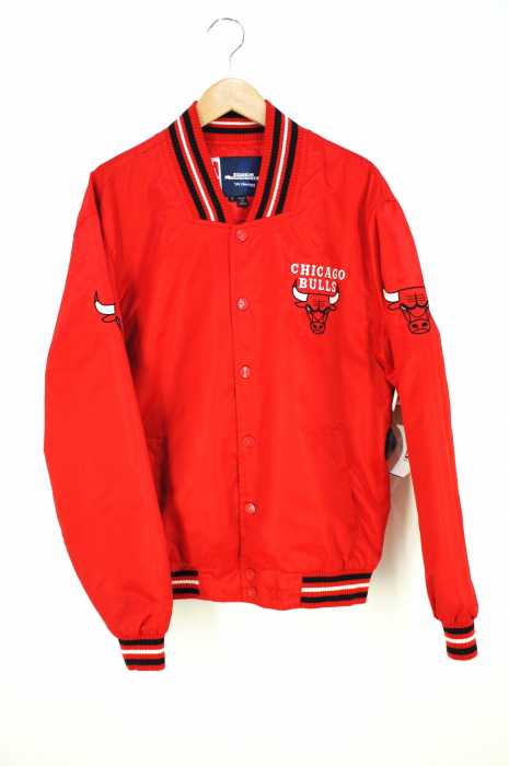 USED古着  （ユーズドフルギ） CHICAGO BULLS スタジアムジャケット メンズ アウター
