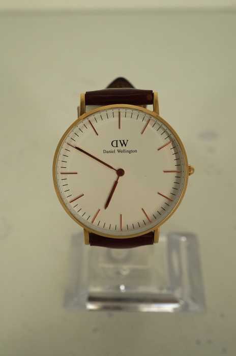 Daniel Wellington ダニエルウェリントン レザーベルトアナログ腕時計 レディース ファッション雑貨 ブランド古着買取販売バズストア