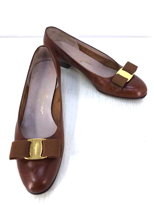 Salvatore Ferragamo（サルヴァトーレフェラガモ） ヴァラリボンパンプス レディース シューズ