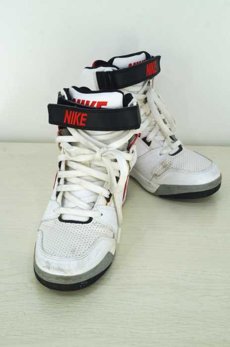 NIKE (ナイキ) Air Revolution Sky Hi レディース シューズ